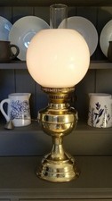 Oil Lamp; Brass; Vintage; Perfect Working Order; Mint Condition: (C)