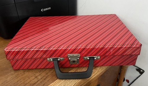 Retro 1980s red striped - red,