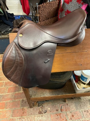 Fairfax classic jump saddle