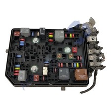 Vauxhall Astra K Estate 15-19 Relay/Fuse Box 39040849