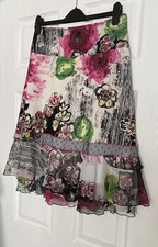 Ladies EVALINKA Floral Skirt Size 4 Fit Approx 12