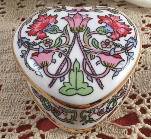Vintage trinket box pot - box,