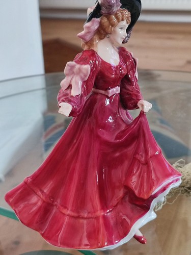 Vintage royal doulton figurine - vintage,