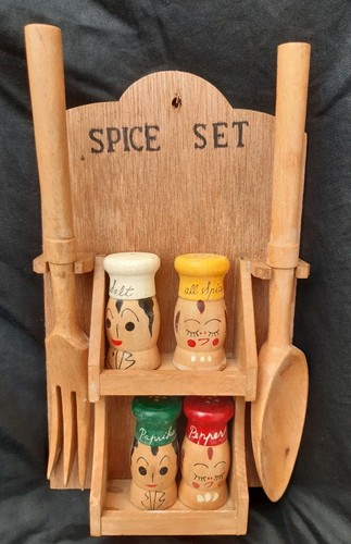 Vintage wooden spice rack - wooden,