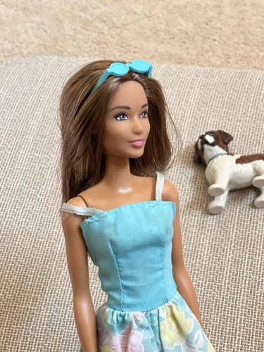 Barbie modern lightskin - barbie, aa
