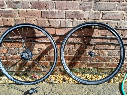 700c rim brake wheelset - rim,