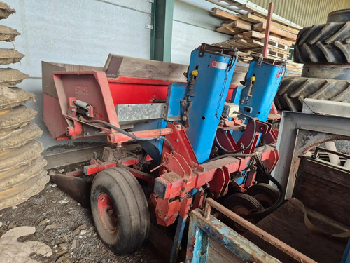 Gruse row potato planter - potato,
