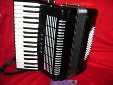 72  BASS ACCORDION