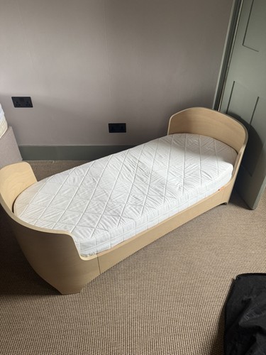 Selling leander junior cot - selling,