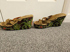 Valeria Lacerda - Retro green, wooden carved/painted wedge heel, strappy sandals