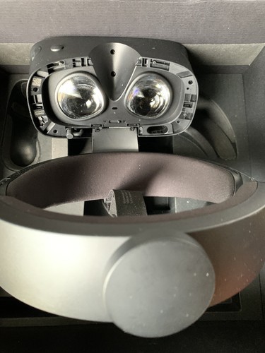 Oculus virtual reality headset - oculus,