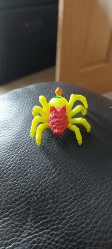 Monsters pocket super - in,