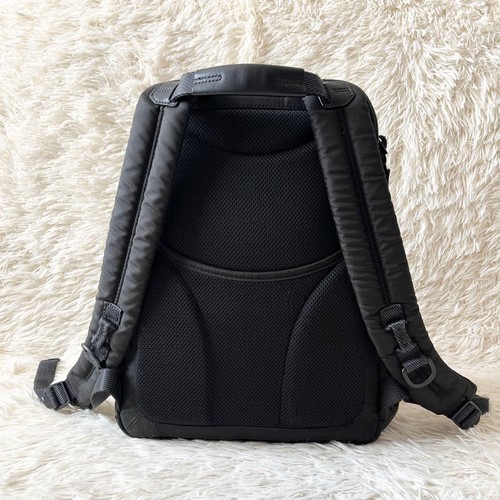 Excellent condition tumi - excellent,