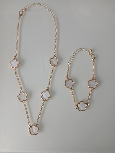White gold chunky flower - gold,