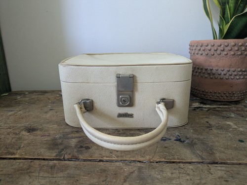Vintage white beauty - beauty, makeup