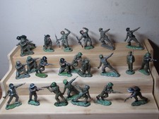 Vintage Herald British Infantry toy soldiers 1/32