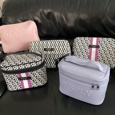 DKNY Large Loaf Makeup Wash