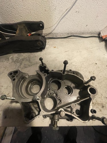 Right side crank case - 60,
