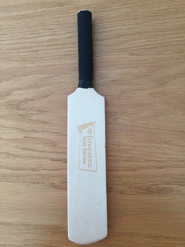 Mini cricket bat toy - mini,