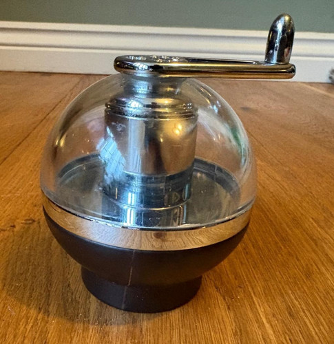 Vintage peugeot nutmeg mill - vintage,