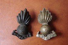 Original WW2 Economy Royal Artillery Plastic collar grenade badge + brass type.