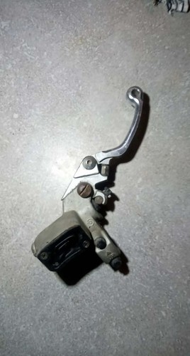 Clutch lever master cylinder