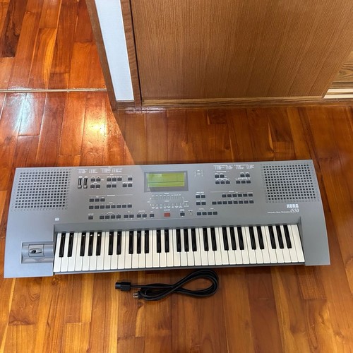 Korg is50 synthesizer keyboard - synthesizer,