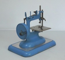 Vintage Sewing Machine Vulcan