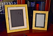 2 PHOTO FRAMES