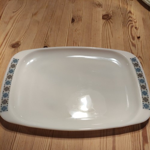 Pyrex chelsea tray - chelsea,