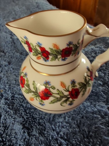 Poppy jug - poppy,
