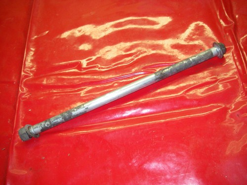 Good swingarm axle - , bolt