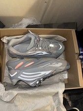 adidas Yeezy Boost 700 V2 Inertia UK 9.5 FW2549