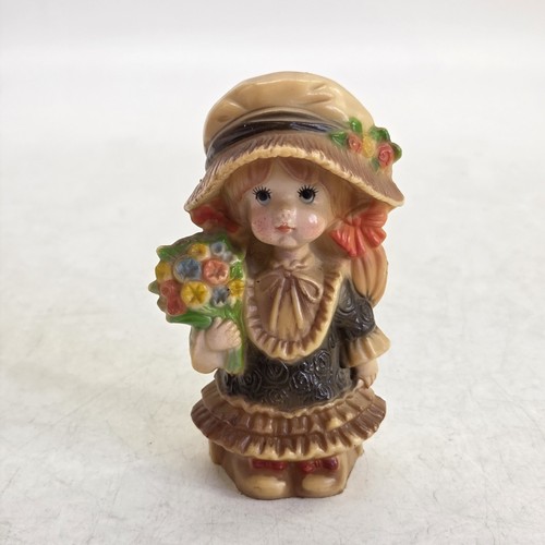 Sarah kay style - style, figurine