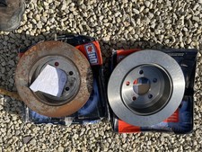 A pair of Brake disc for CHRYSLER VOYAGER MK4 2001-2007 old stock Q/H BDC5426