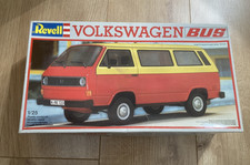 L270 Revell Model Kit 7347 - Volkswagen Bus - 1/25