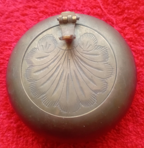 Vintage metal lidded - metal, silent
