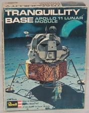 SPACE : TRANQUILITY BASE  & APOLLO 11 LUNAR MODULE REVELL 1/48 SCALE KIT (XP)