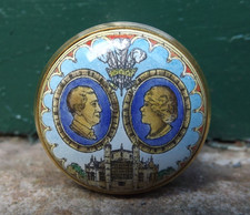 2005 Wedding of King Charles & Queen Camilla Halcyon Days small enamel box