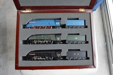 Hornby OO Gauge Presentation Set ' Sir Ralph Wedgewood' Limited Edition
