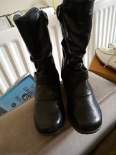 Womens Size 4, Black Leather