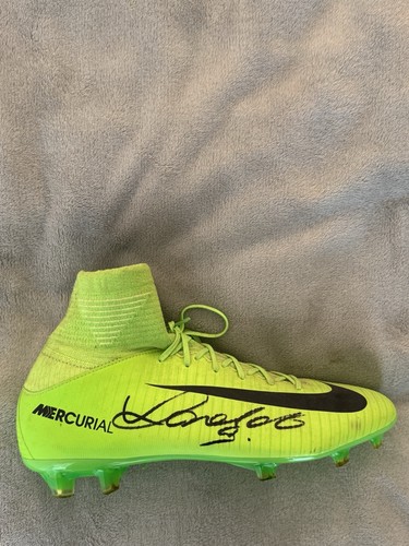 Signed ronaldo nazario - nazario, nike