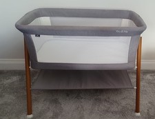 babylo you & me crib, barely used, excellent condition with mattress
