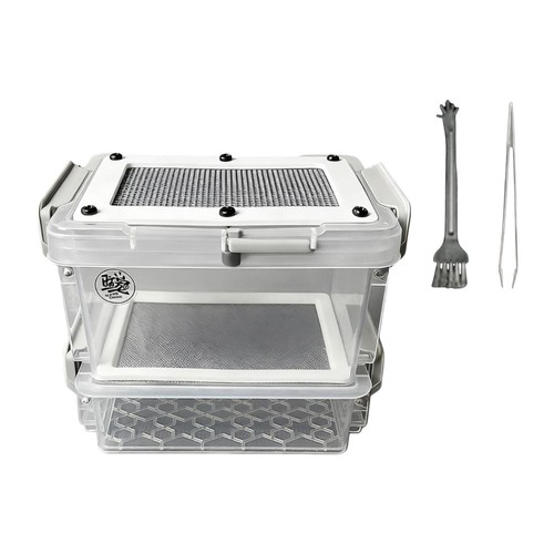 Roach feeding box critter - roach,
