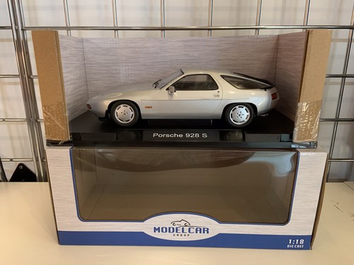 Scale mcg porsche - 1:18,