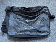 AIRWALK Black Messenger Bag
