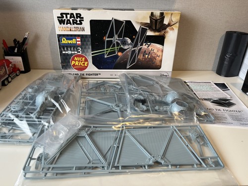 Revell the mandalorian outland - mandalorian,