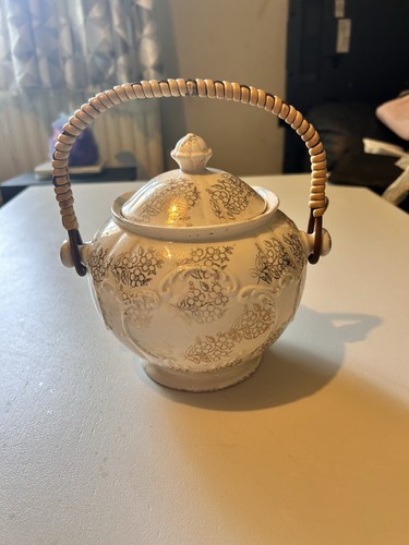 Vintage sadler cream and gold - and,