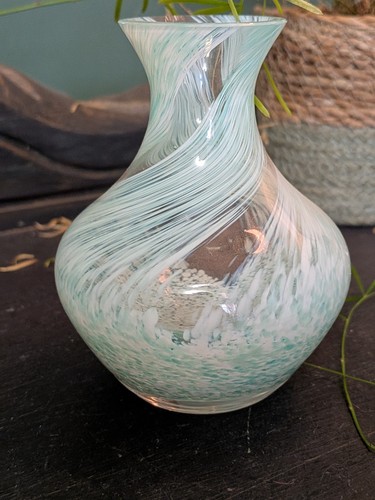Vintage caithness glass bud - vintage,