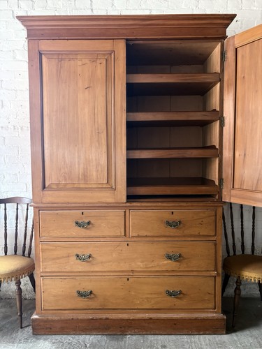Antique cherrywood linen - antique, press